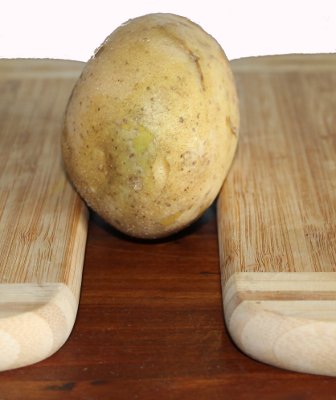 Hasselback-Kartoffel schneiden