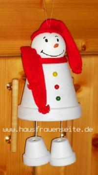 Schneemann aus Tontpfen