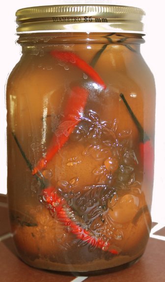 Chili-Soleier im Glas