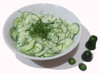 einfacher Gurkensalat mit Sauerrahm und Dill