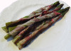 grner Spargel im Bacon-Mantel