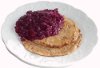 Nusspfannkuchen mit Apfelrotkohl