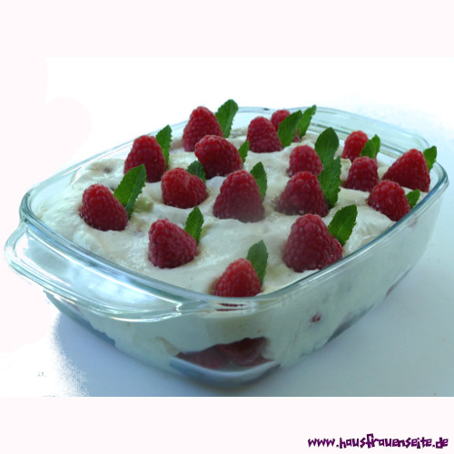 Joghurt Sahne Dessert mit Himbeeren