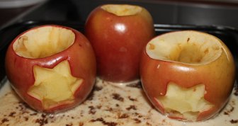 Ofen-Äpfel im Ofen