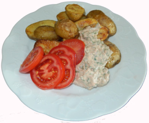 Blechkartoffeln mit Tomaten-Kräuterquark