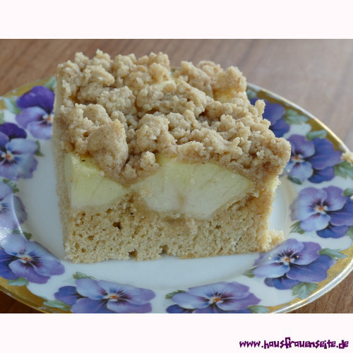 Apfel-Streuselkuchen auf dem Blech