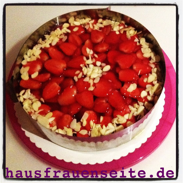 Erdbeertorte auf Mrbeteig mit Vanillecreme