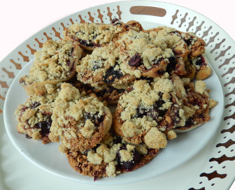 Kirsch-Schnecken mit Streuseln