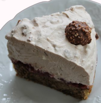 Rocher Torte mit Kirschen