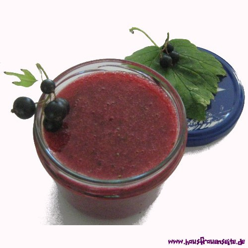 schwarze Johannisbeermarmelade, roh gerührt - Rezept mit Bild