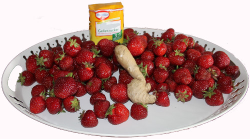 die Zutaten für die Erdbeer-Ingwer-Konfitüre