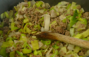 Lauchcurry mit Hackfleisch kochen