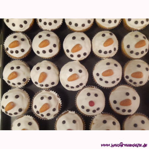 Schneemannmuffins backen