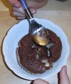 Serviervorschlag fr die Schoko-Matsch-Muffins