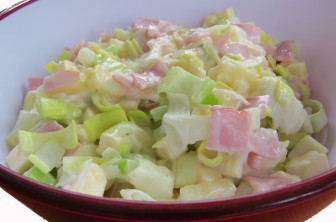 Lauchsalat mit Ananas, Schinken und Kse