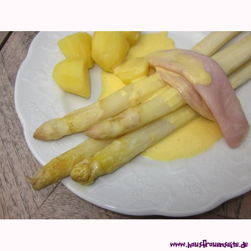 Sauce Hollandaise auf Spargel