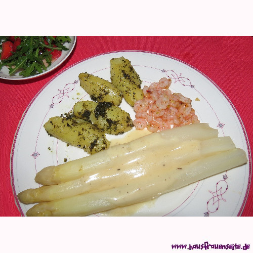 Spargel mit Sauce Hollandaise (ohne Ei), Knoblauchshrimps, berbackene Brlauch-Kartoffeln und Rucola-Erdbeeren-Salat