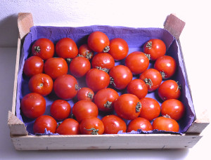 Eine ganze Tomatenkiste