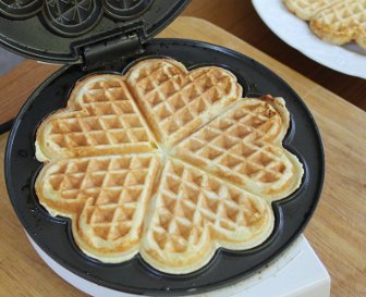 Weiweinwaffeln backen