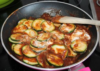 die Sauce fr die Zucchini-Spaghetti