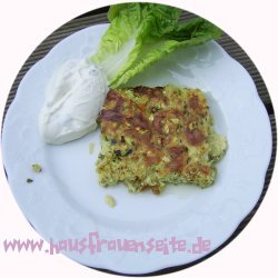 Zucchini-Kuchen mit Tzatziki